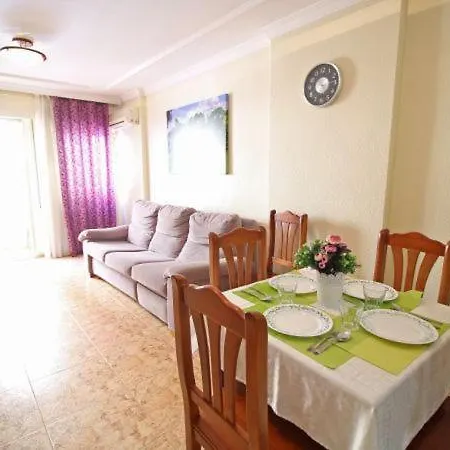 Sleeps 7 With Air Con And Wifi *