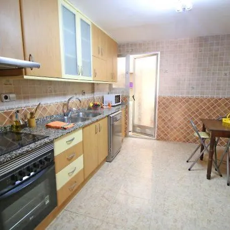 Appartement Sleeps 7 With Air Con And Wifi
